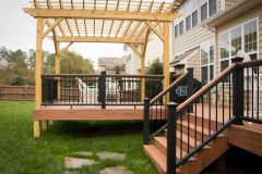 The Best Decks to Maximize Space in a Small Backyard